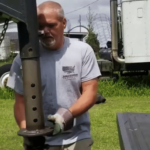 5th Wheel to Gooseneck Hitch Adapter with 4" Round Tube